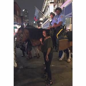 Meet your Posher, Cachet